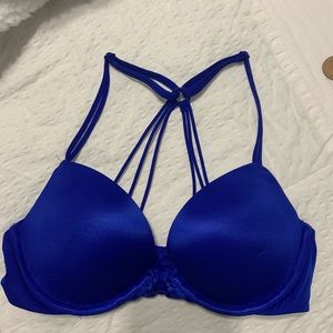 Really pretty detailing!